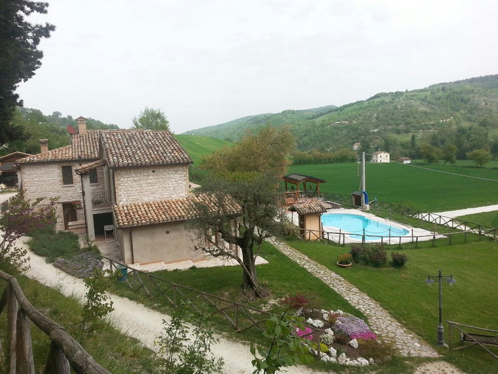 Agriturismo Il Casale ペルゴラ エクステリア 写真